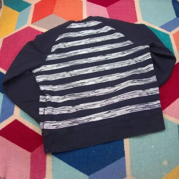 Nike Men's Black and White Striped Crewneck Sweatshirt Size L 22.5 x 25 - Picture 4 of 4